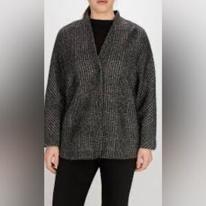 Escada Black Tailored Blazer with Subtle Shimmer | Size 42 Timeless luxury